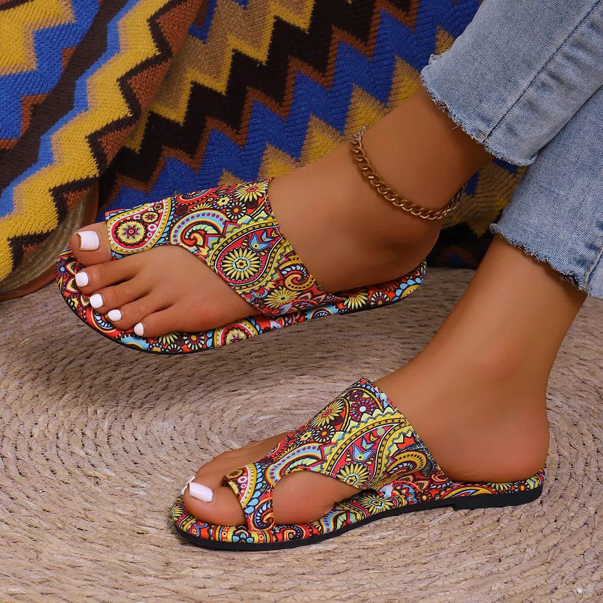 Comfortable Toe Loop Flat Sandals - Fashions Envy