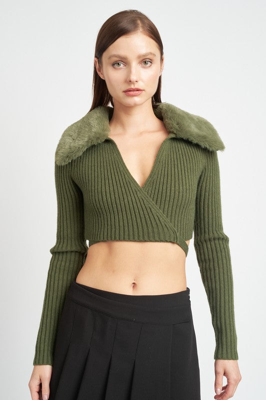 Cropped V-neck Cardigan Sweater with Fur Collar