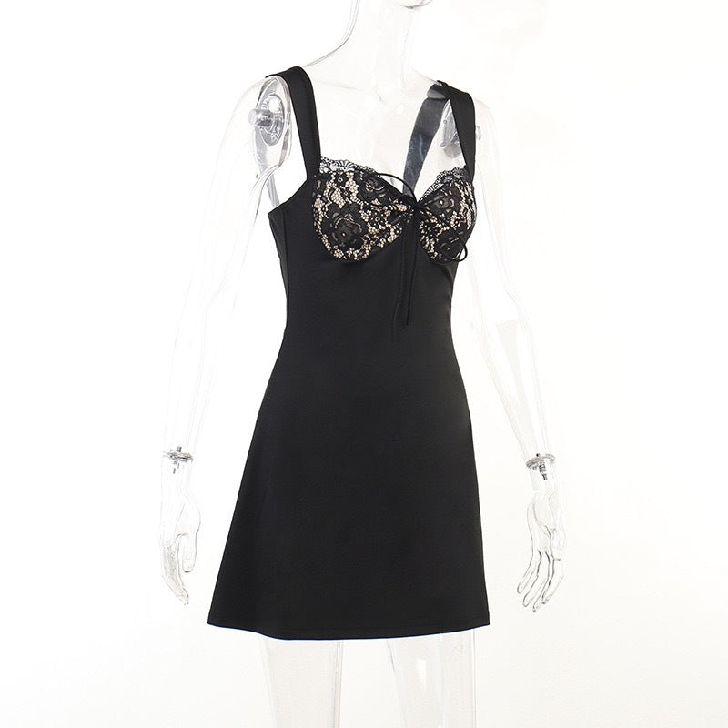 Sweetheart Wave-Neck Mini Dress - Backless A-Line with Ties