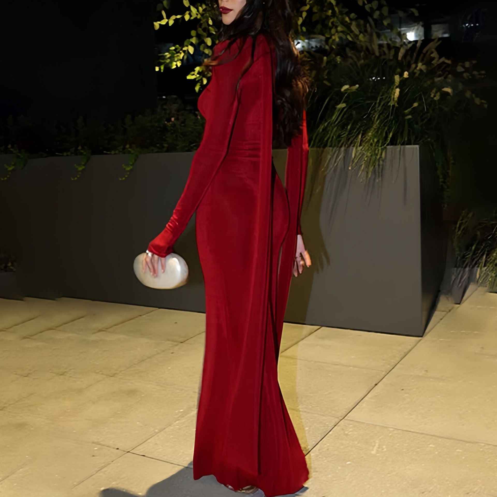 Elegant Red Low-Cut Bodycon Dress - Collarless Bodycon Gown