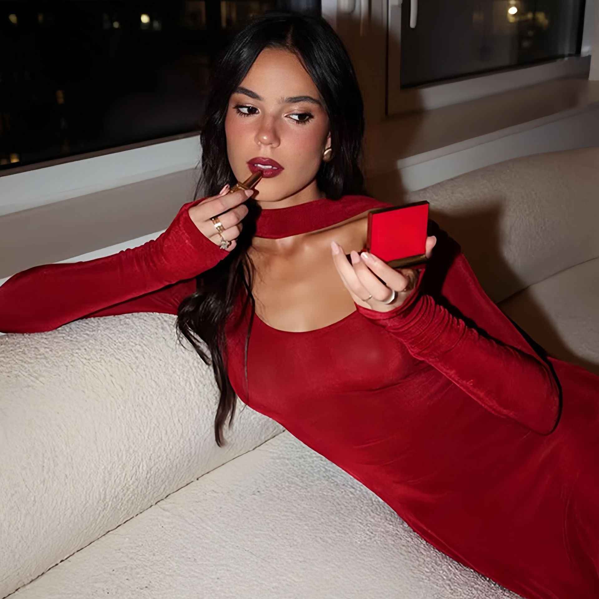 Elegant Red Low-Cut Bodycon Dress - Collarless Bodycon Gown