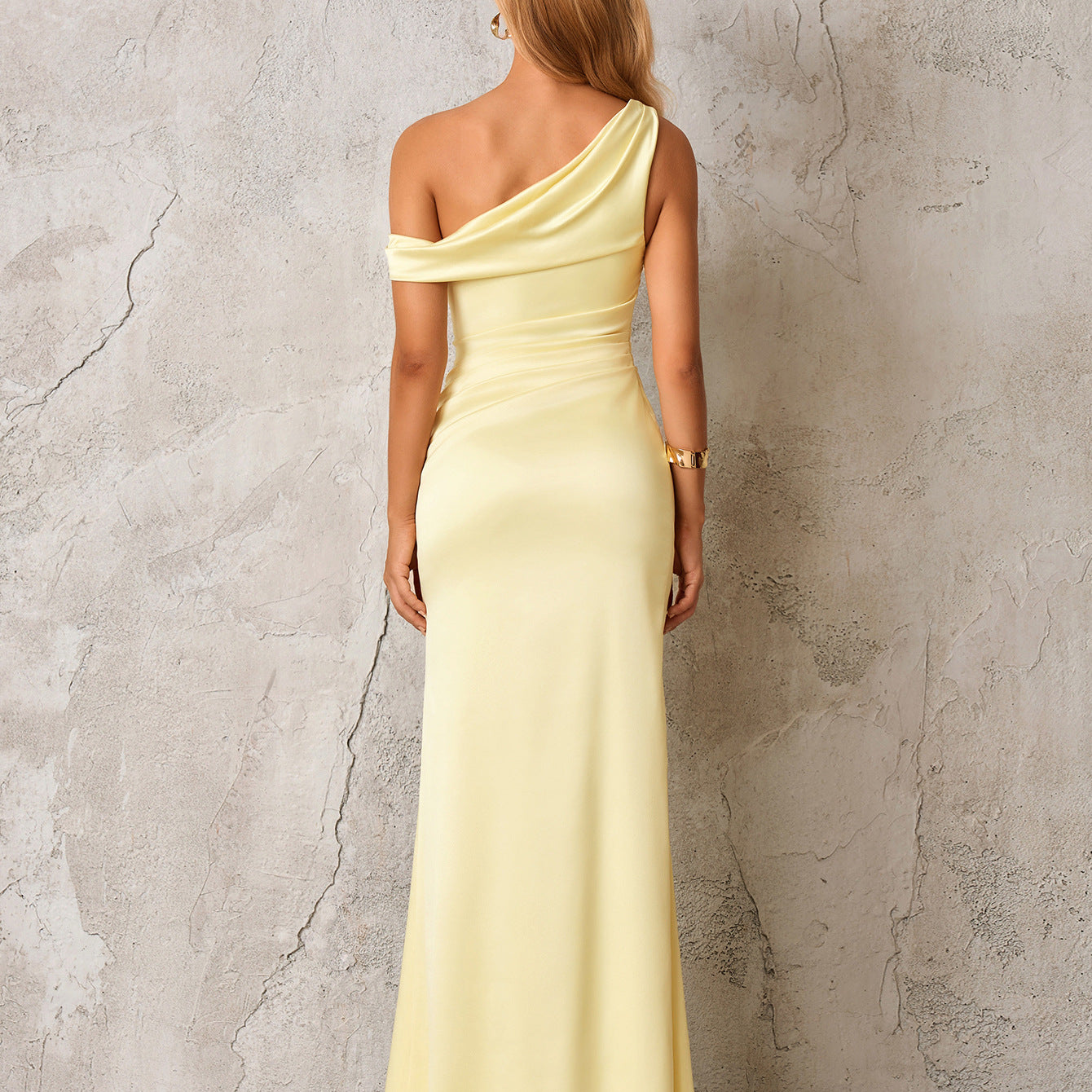 Slant-shoulder Figure-hugging Maxi Dress - Slimming Sexy And Elegant
