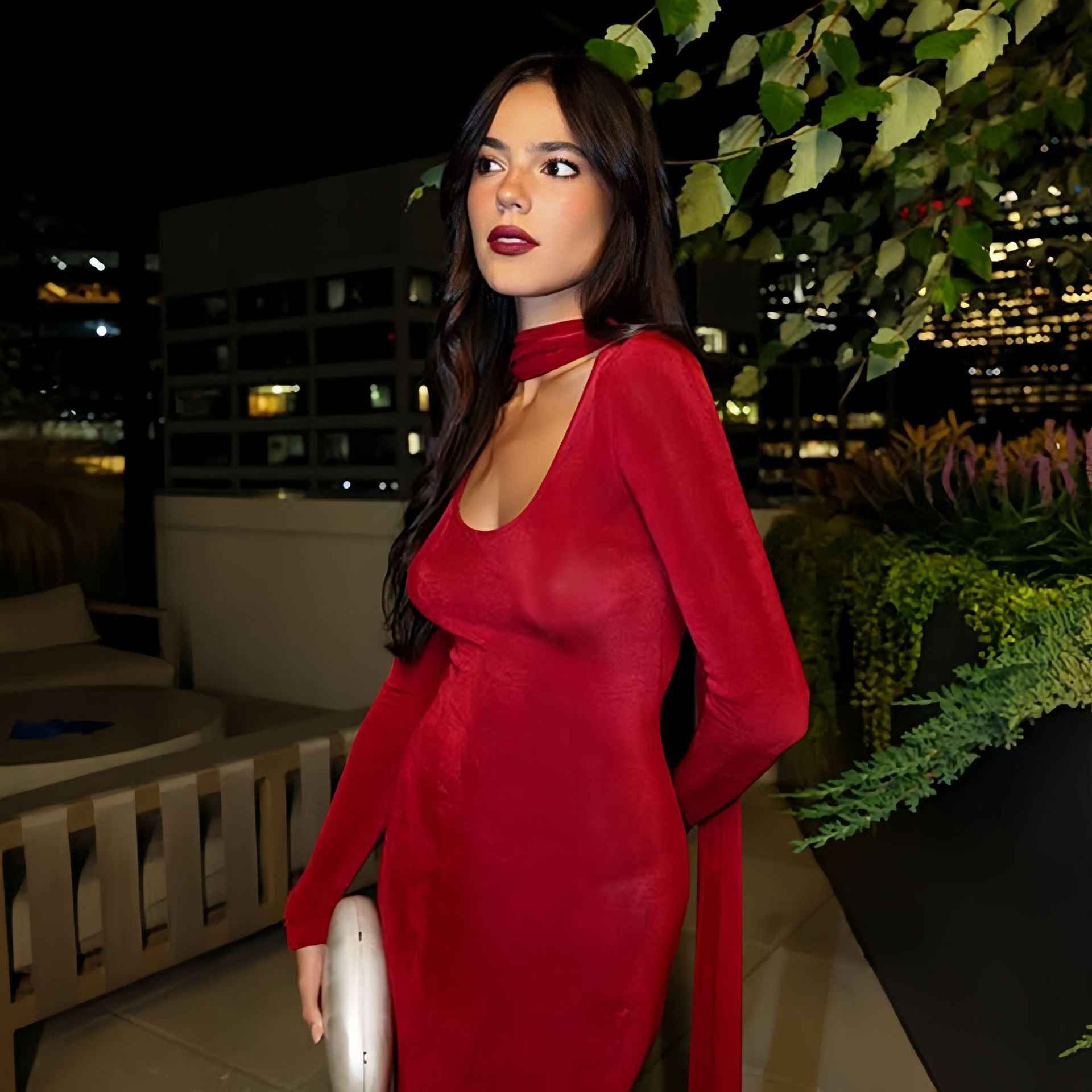 Elegant Red Low-Cut Bodycon Dress - Collarless Bodycon Gown
