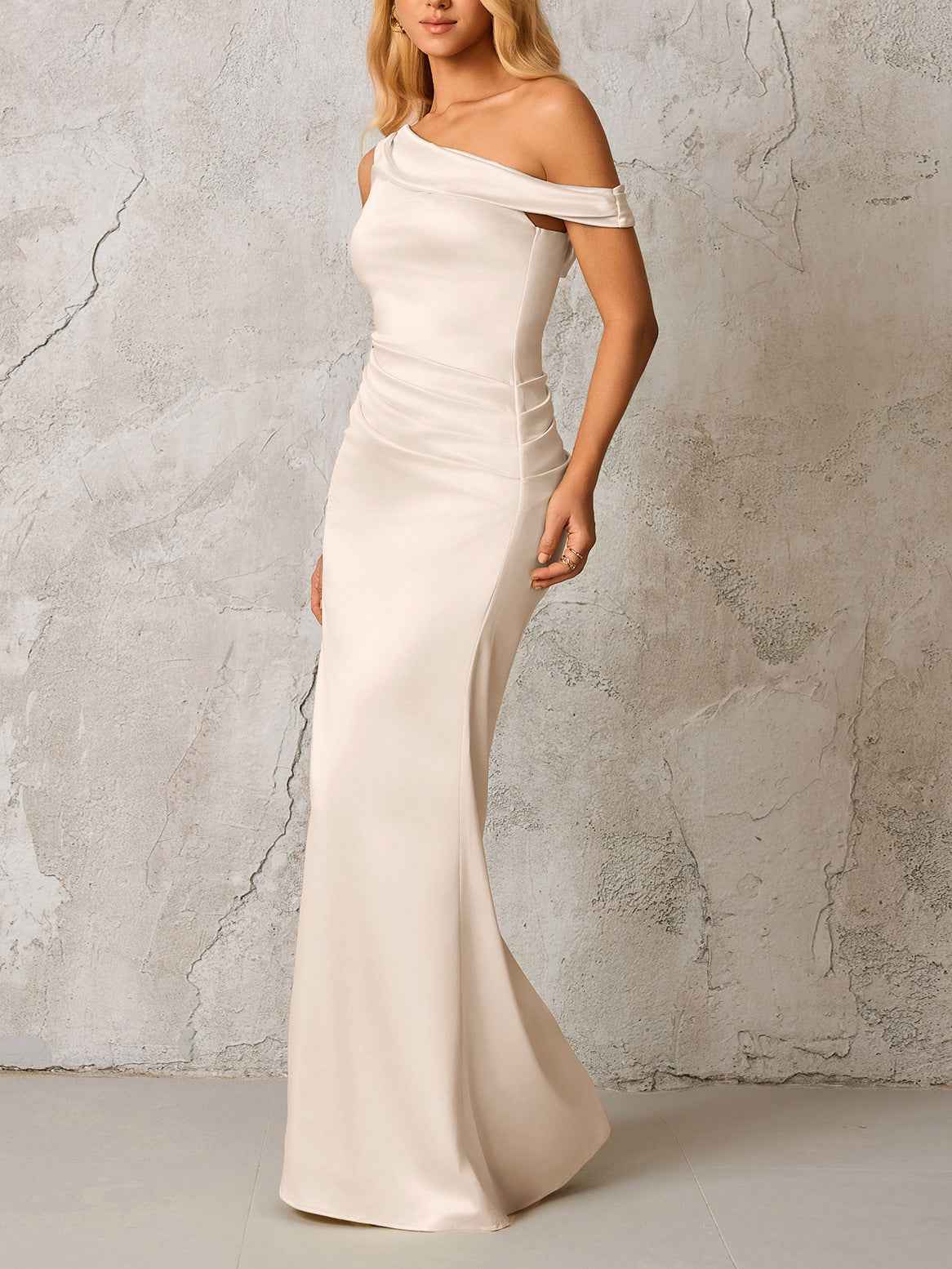 Slant-shoulder Figure-hugging Maxi Dress - Slimming Sexy And Elegant