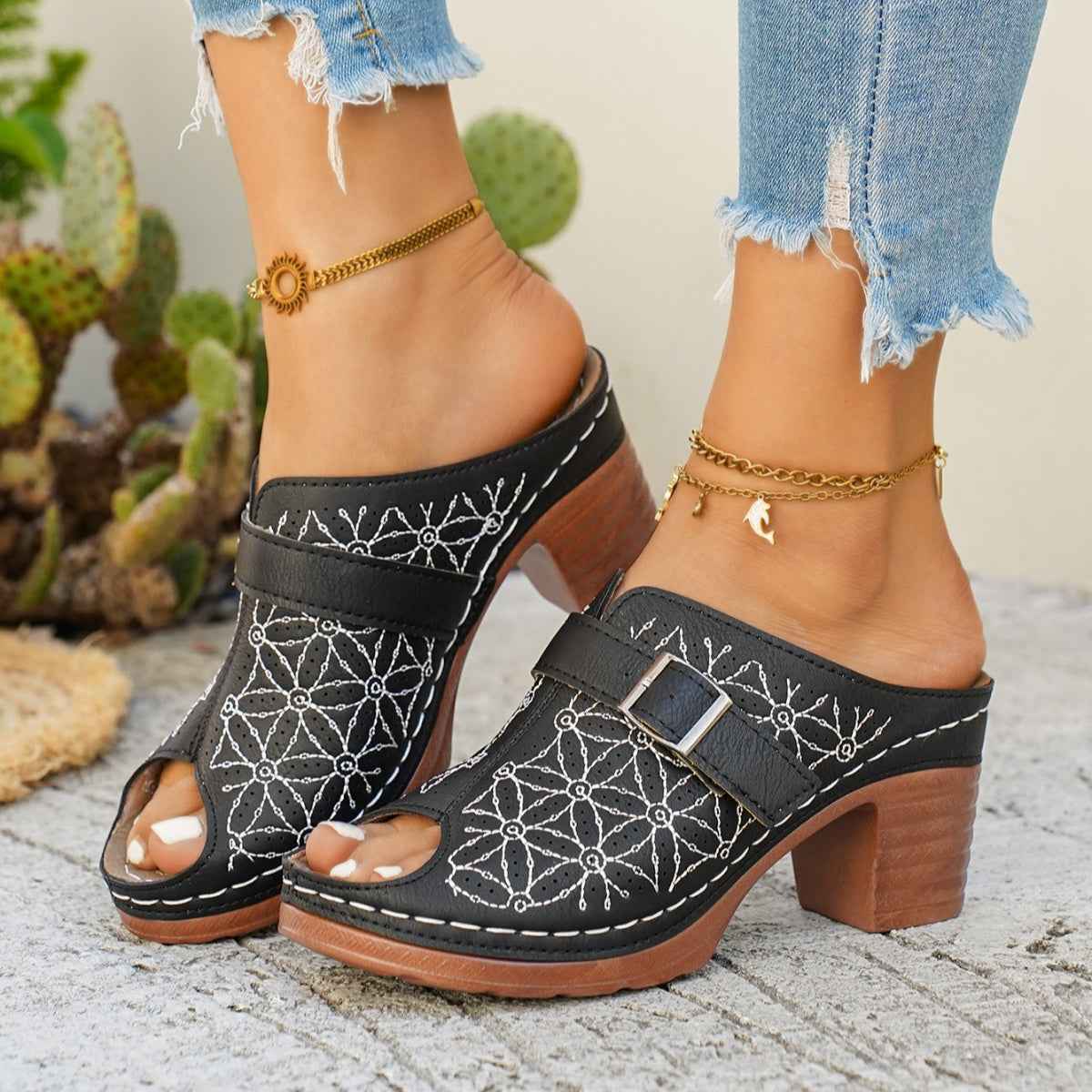 Buckle Strap Block Heel Sandals - Open Toe Square