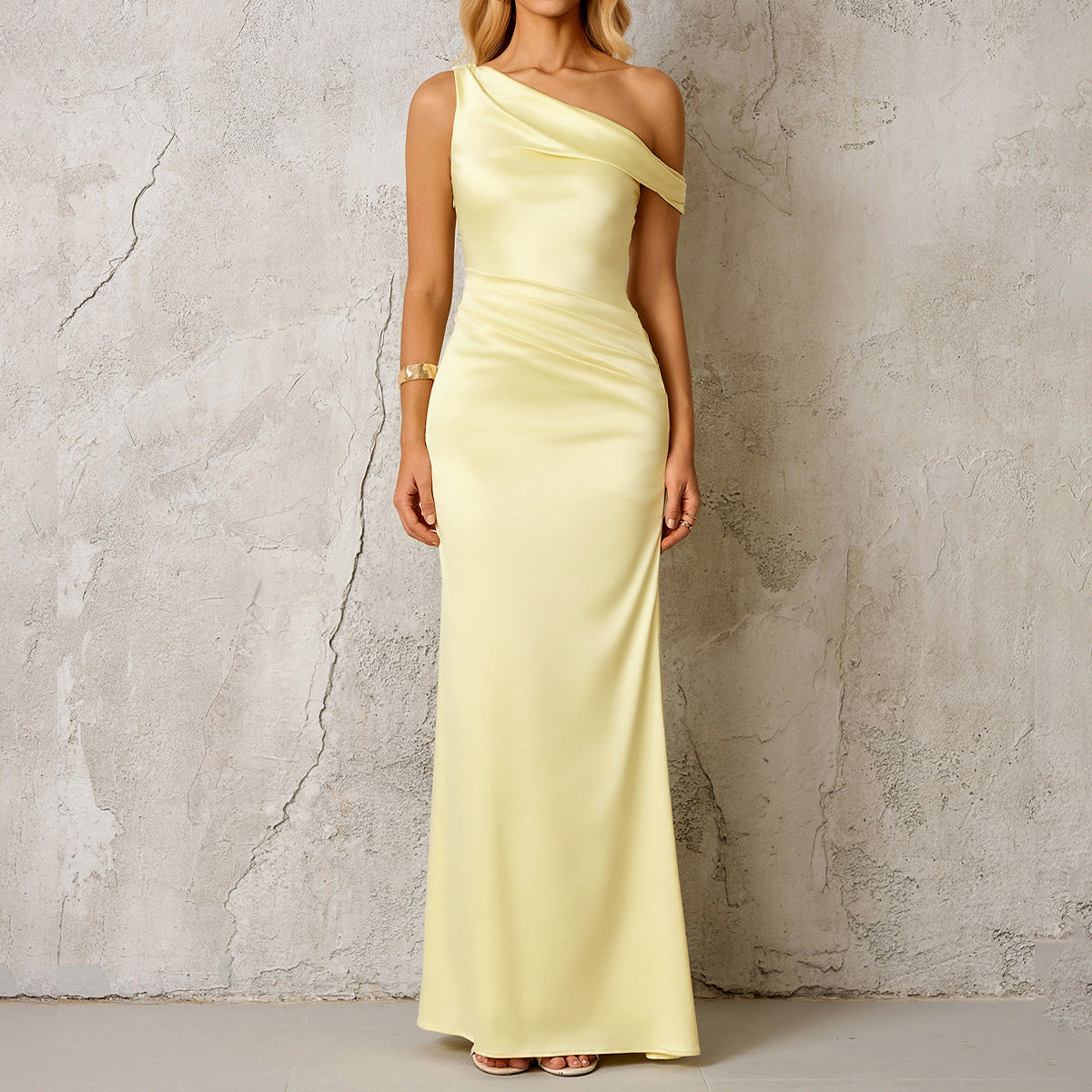 Slant-shoulder Figure-hugging Maxi Dress - Slimming Sexy And Elegant