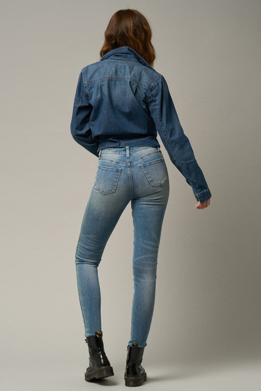 Form-Fitting Mid-Rise Medium Wash Denim Jeans