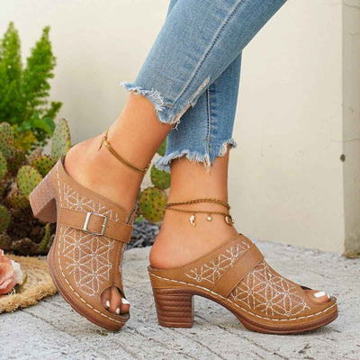 Buckle Strap Block Heel Sandals - Open Toe Square