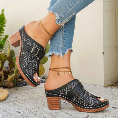 Buckle Strap Block Heel Sandals - Open Toe Square