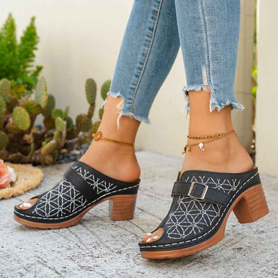 Buckle Strap Block Heel Sandals - Open Toe Square