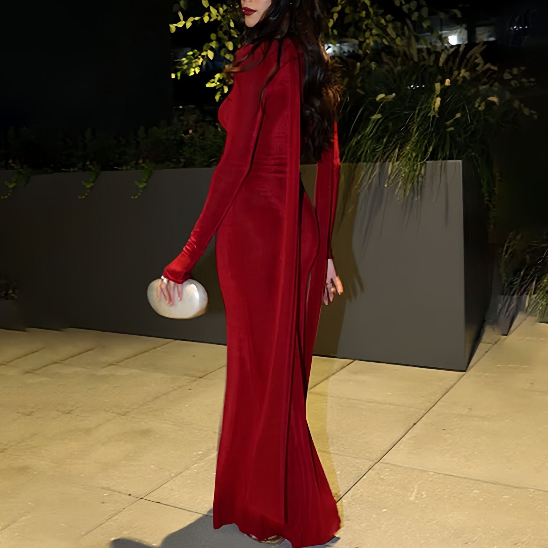 Elegant Red Low-Cut Bodycon Dress - Collarless Bodycon Gown