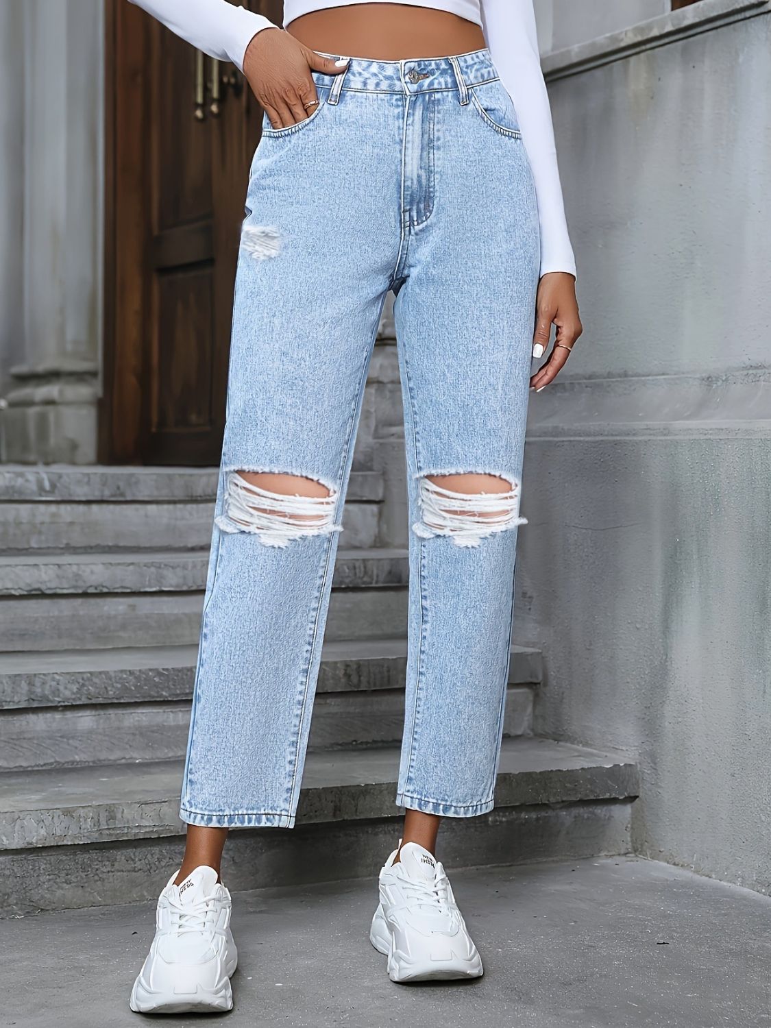 Light Denim Distressed High Rise Jeans with Pockets