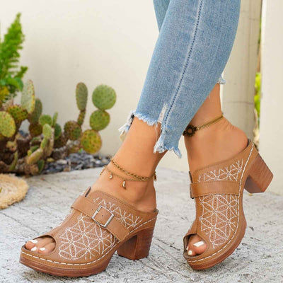 Buckle Strap Block Heel Sandals - Open Toe Square