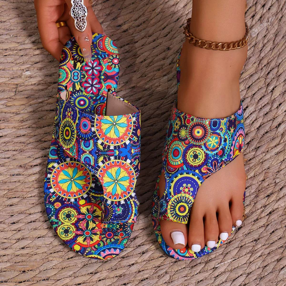 Comfortable Toe Loop Flat Sandals - Fashions Envy