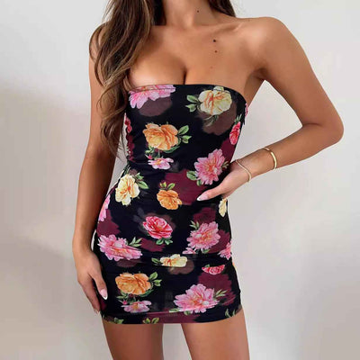 Strapless waist bag and hip cinching dress