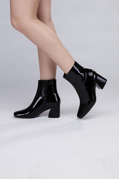 Chic Ultra Faux Leather Zipper Ankle Boots