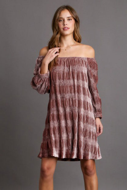 Dusty Pink Off-Shoulder Balloon Sleeve Velvet Mini Dress