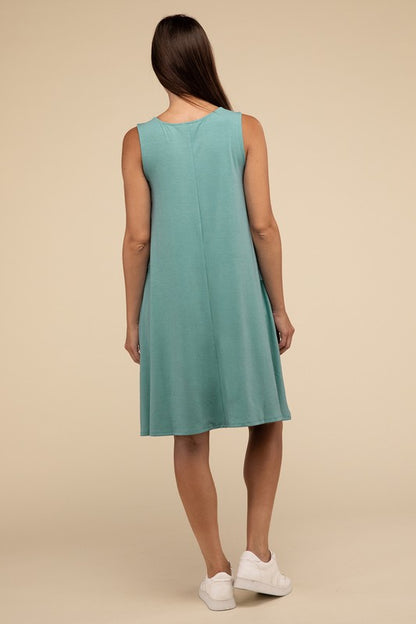 Casual Sleeveless Flared Midi Dress with Side Pockets