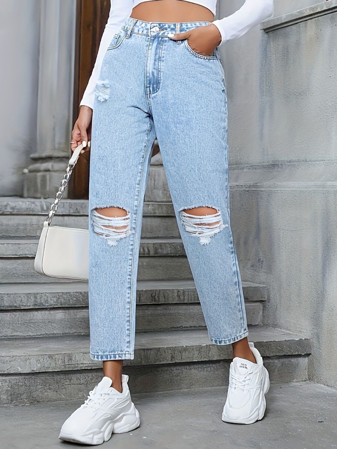 Light Denim Distressed High Rise Jeans with Pockets