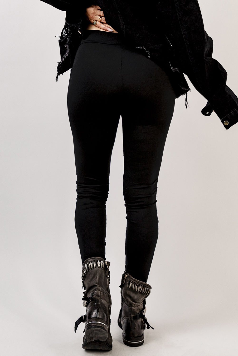 Chic Grommet Lace Up Leggings