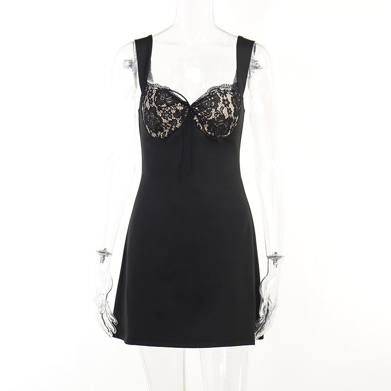 Sweetheart Wave-Neck Mini Dress - Backless A-Line with Ties