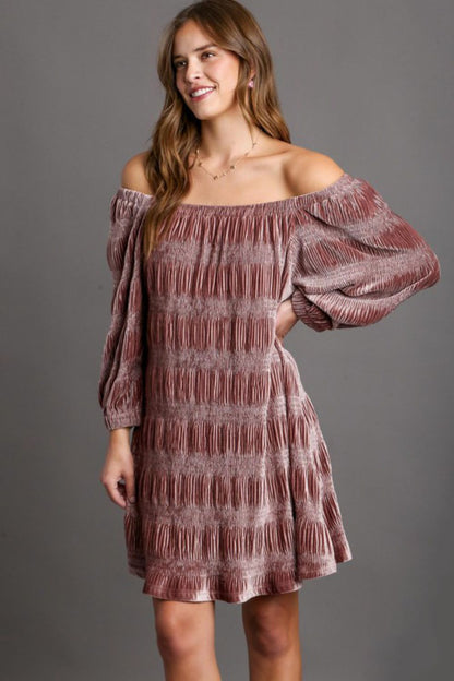 Dusty Pink Off-Shoulder Balloon Sleeve Velvet Mini Dress