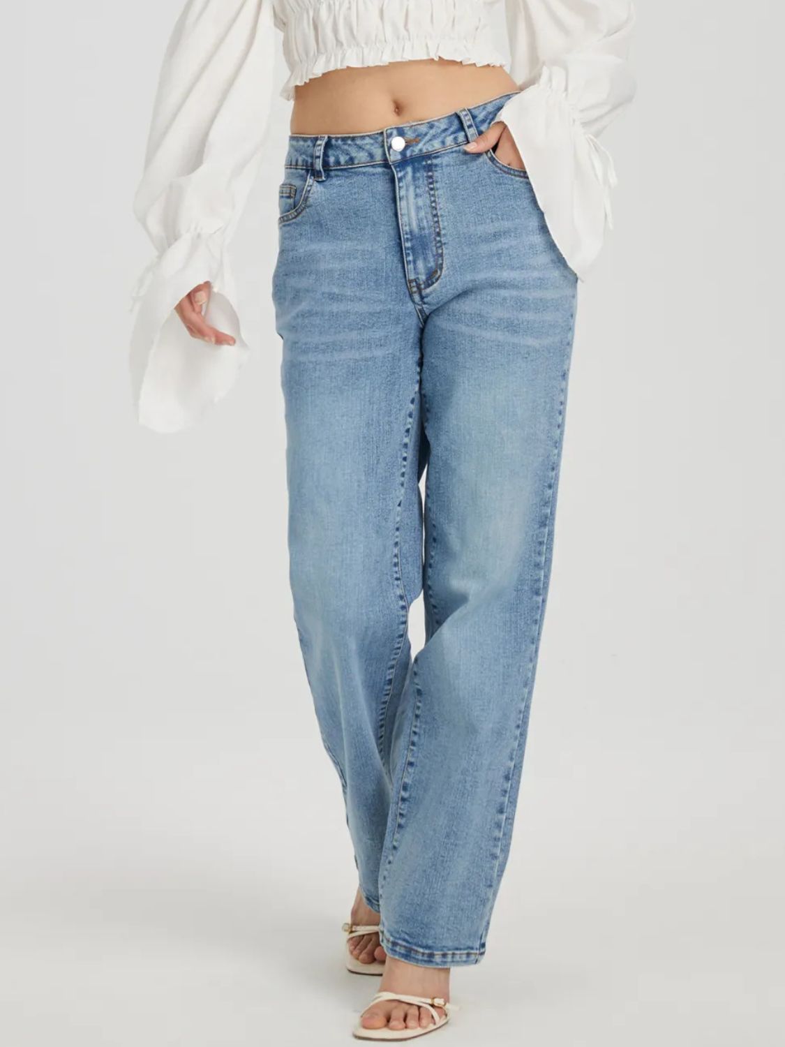 Straight Leg Stretchy Light Denim Jeans with Pockets