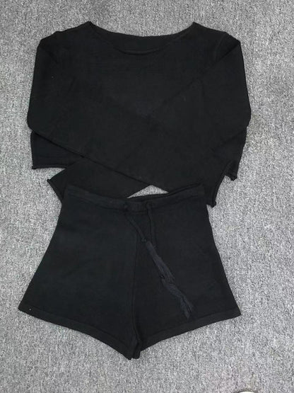 Resort Casual Midriff-baring Top & Knitted Shorts Set