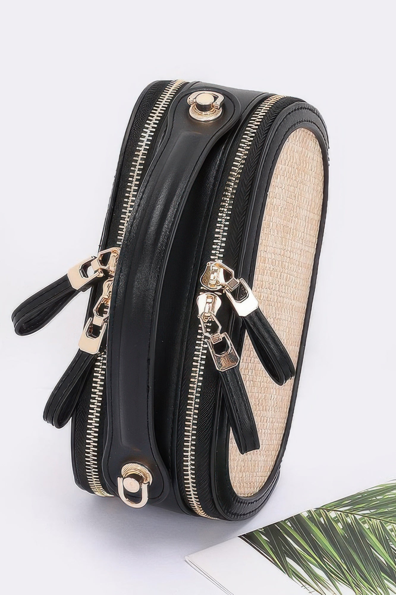 CCWHOLESALECLOTHING faux straw bowling bag in black trim with gold zippers double compartment and top handle