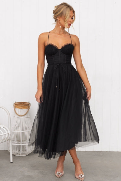 Elegant black Mesh Party Evening Dress with a fitted bodice and flowing tulle skirt for special occasions