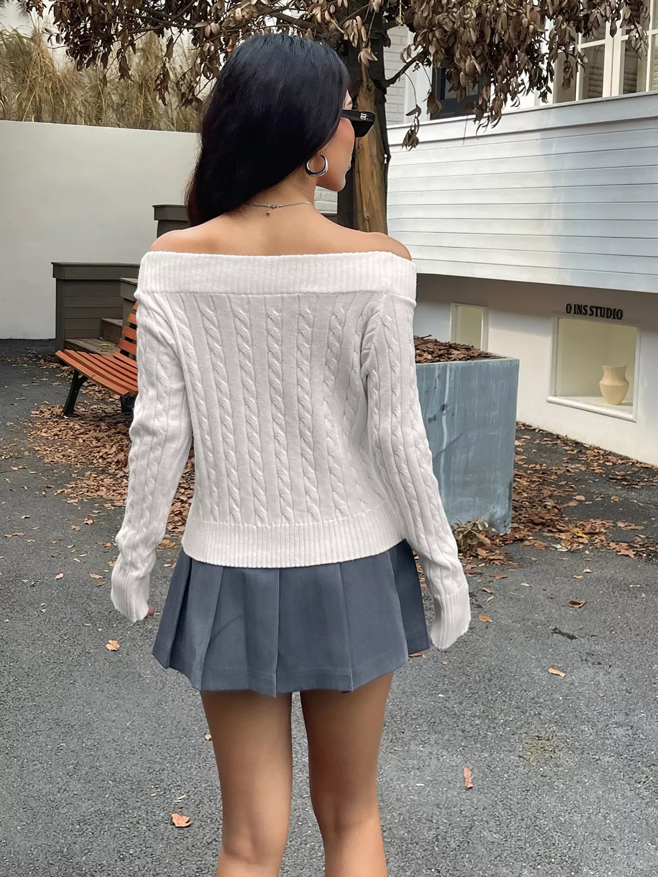 Trendsi Off-Shoulder Sweater in White with Cable Knit Design, Perfect for Casual Outfits