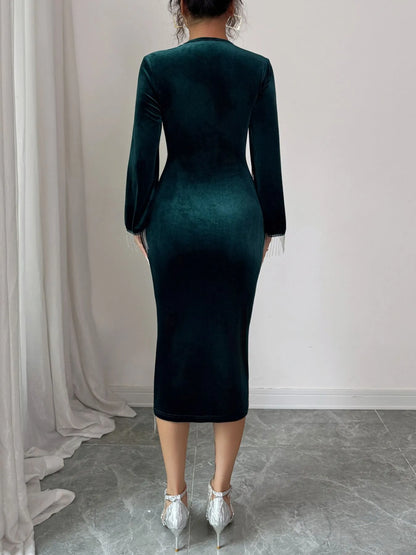 Trendsi Round Neck Midi Dress in Deep Green with Long Sleeves and Fitted Design