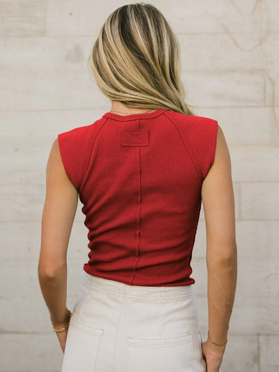 Trendsi Red Round Neck T-Shirt with Cap Sleeves and Fitted Style for a Chic Look