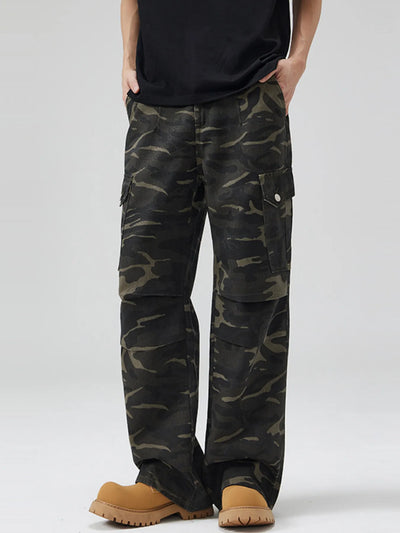 Trendsi men's camouflage cargo pants in olive camo with relaxed fit multiple cargo pockets and tan boots
