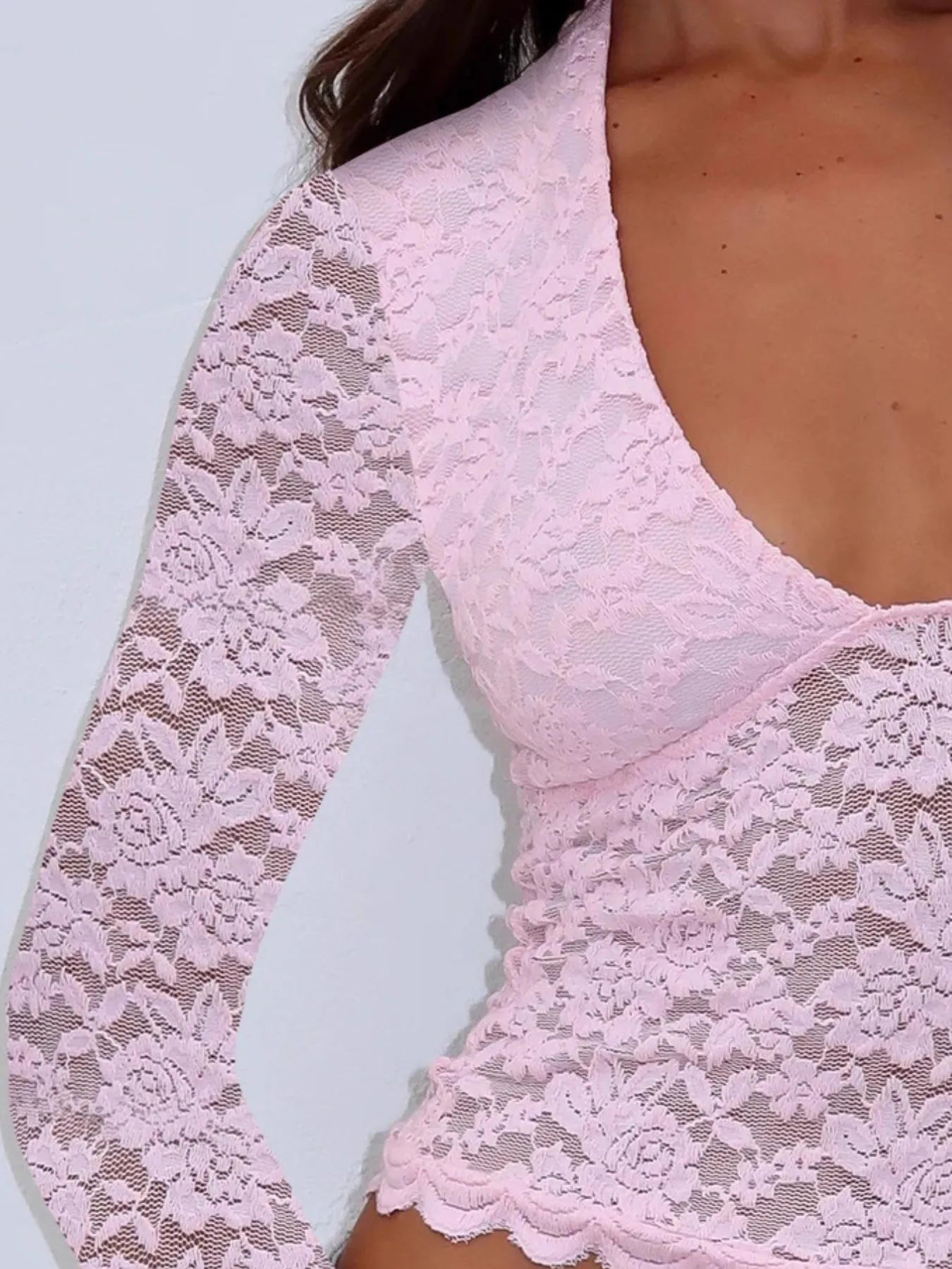 Trendsi V-Neck Blouse in Pink Lace with Long Sleeves for a Stylish Look