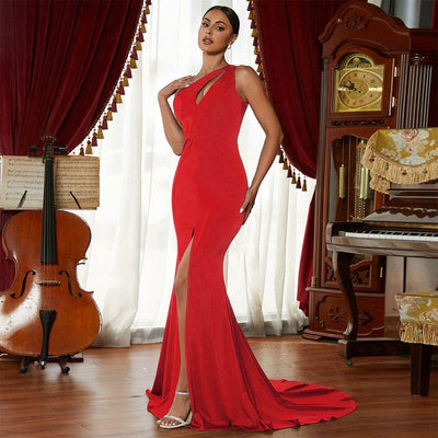 Elegant red Wedding Dress with Small Train featuring a high slit and fitted silhouette